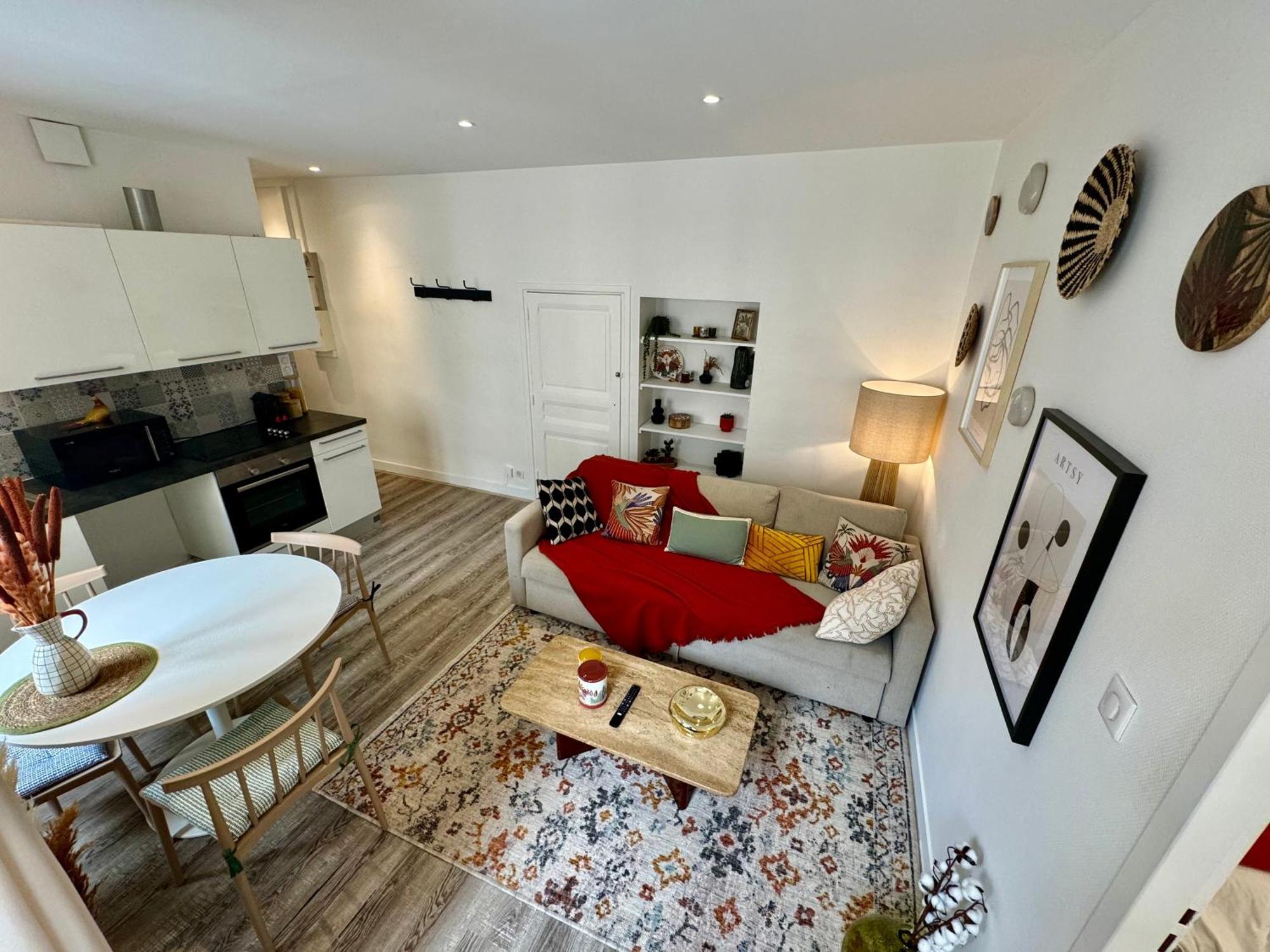 Suite Tango Lyon Luaran gambar