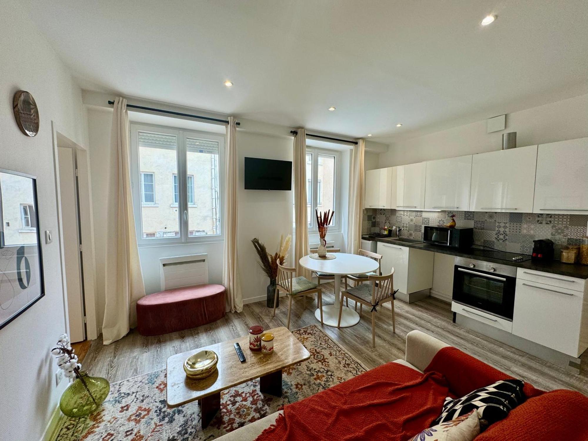 Suite Tango Lyon Luaran gambar