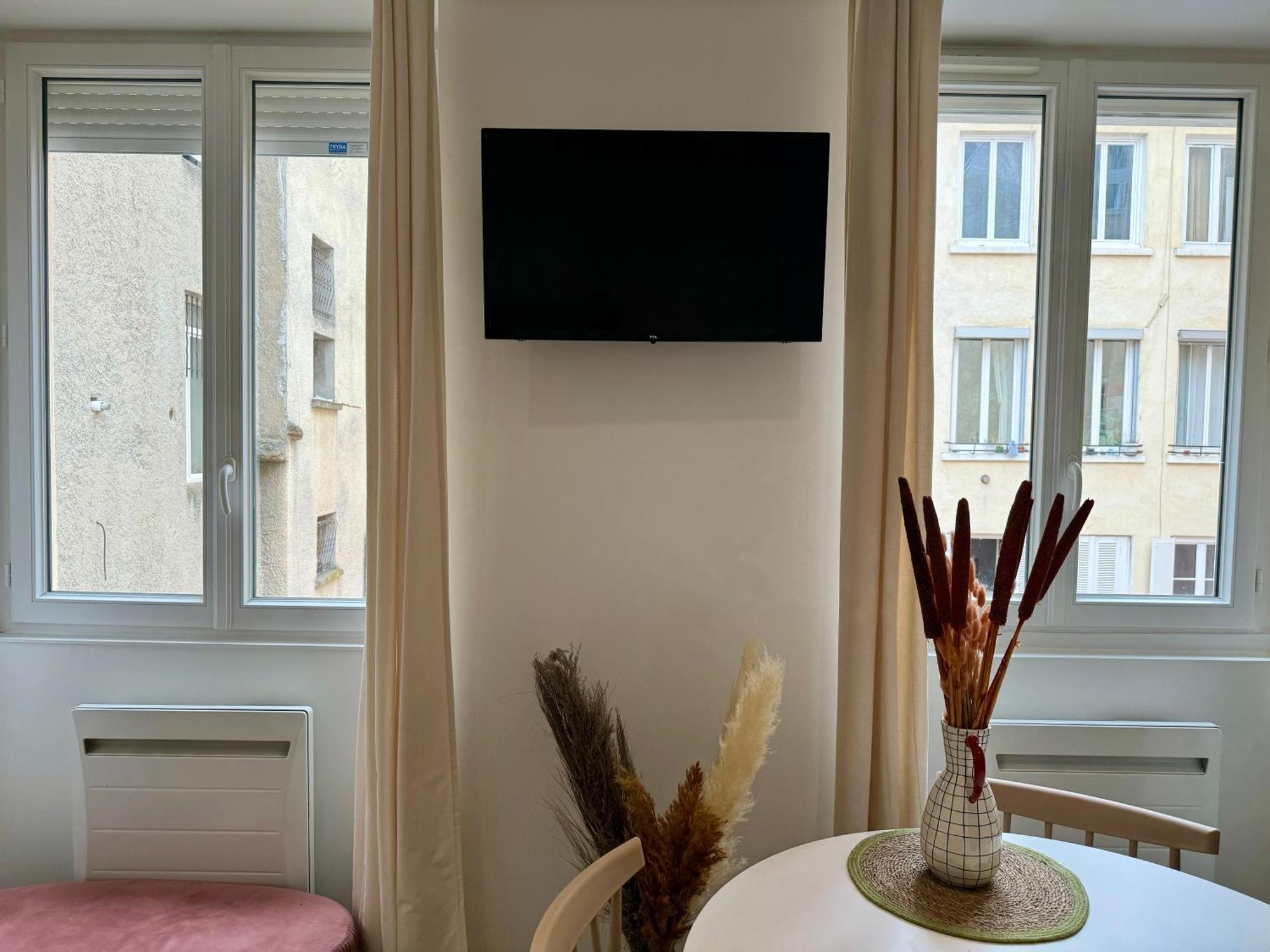 Suite Tango Lyon Luaran gambar