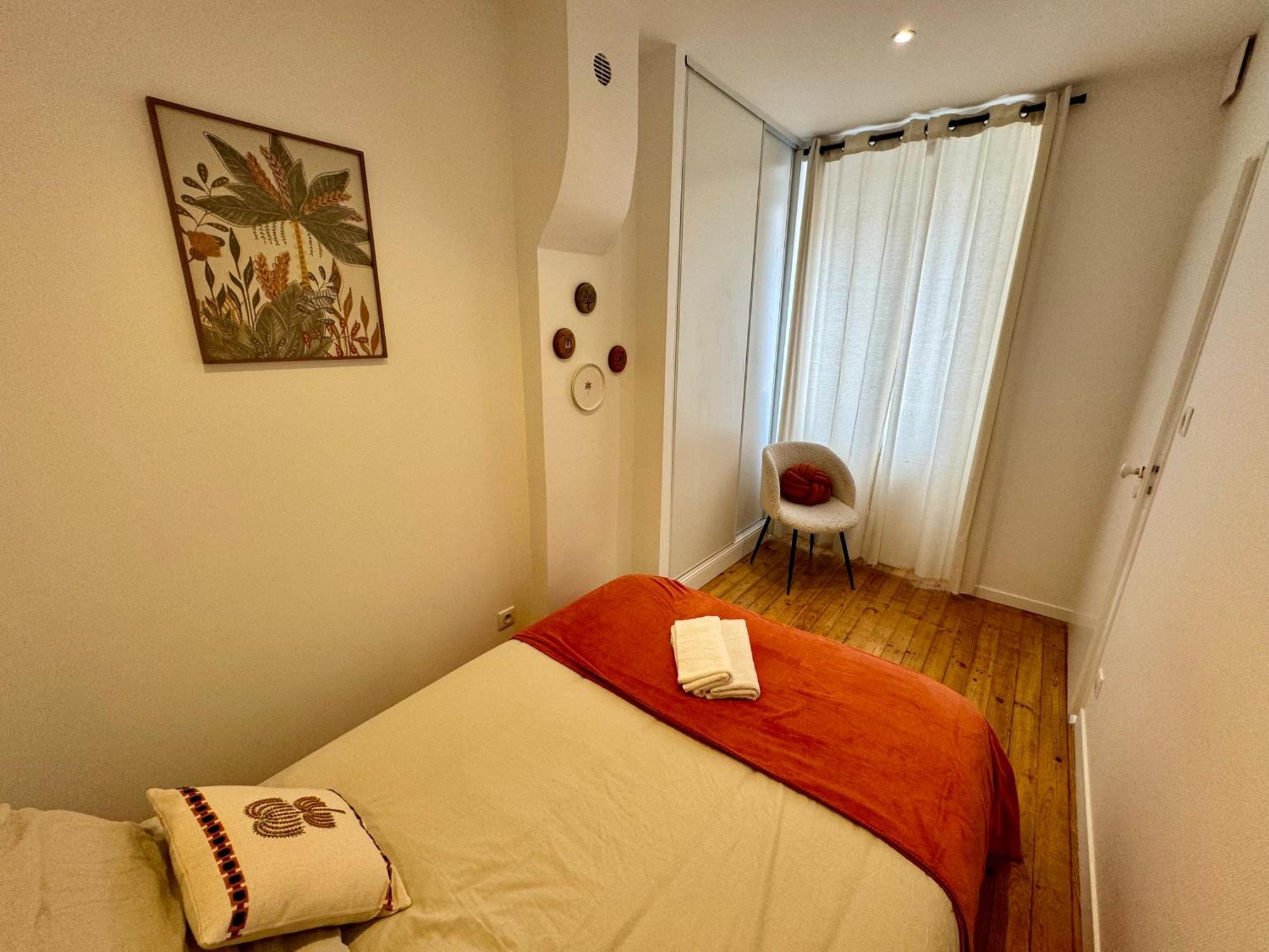 Suite Tango Lyon Luaran gambar